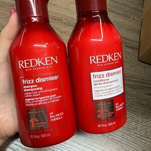 Redken Frizz Dismiss Shampoo & Conditioner Set in Red